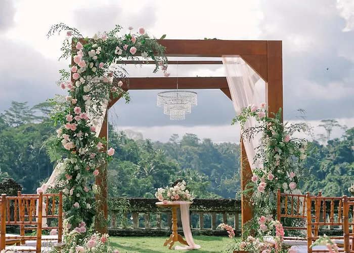 Puri Wulandari A Boutique &