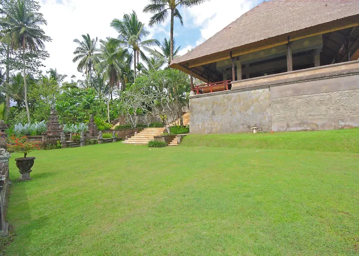 Puri Wulandari A Boutique &